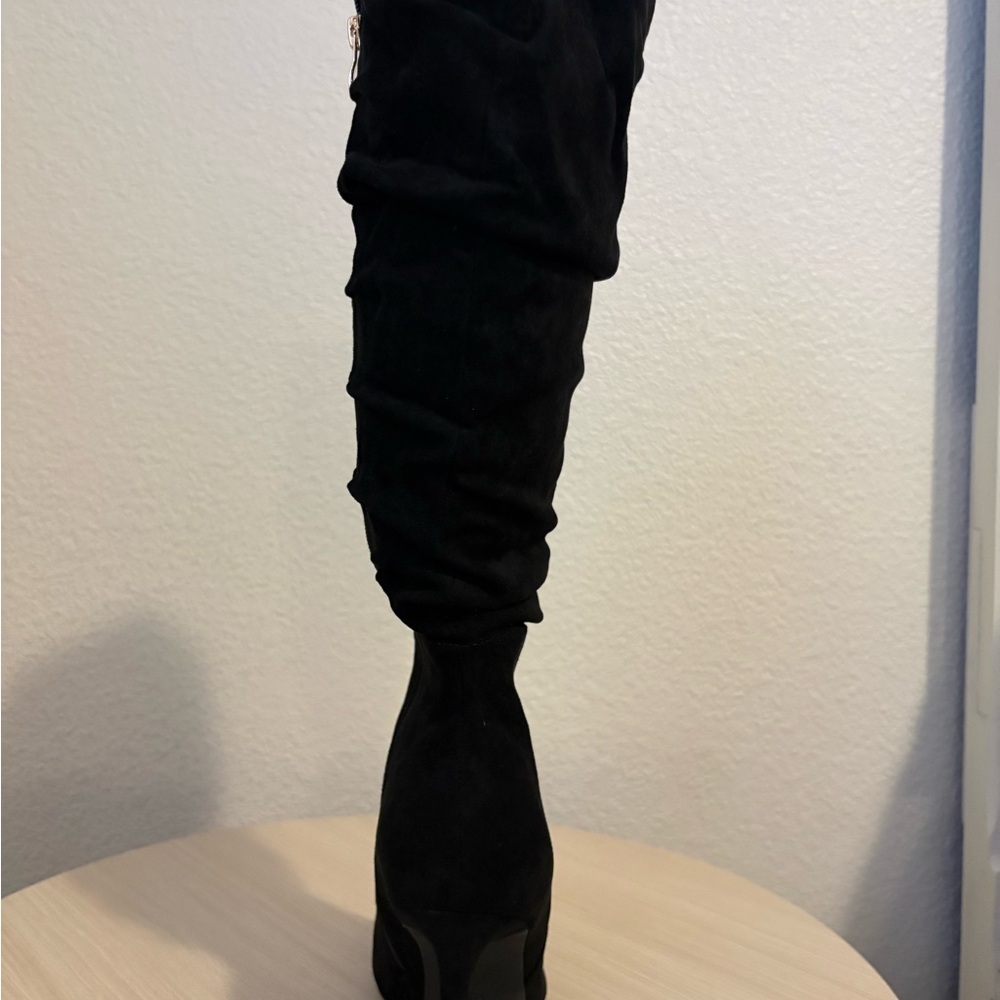 Chic Black Women's Faux Suede Heeled Boots - Picture 5 of 7